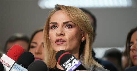 Gabriela Firea îl atacă pe Nicușor Dan Unde e apa caldă Digi24