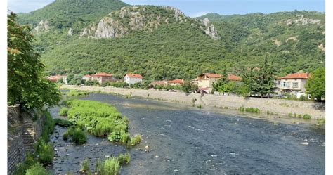 Извънредна ситуация с високи води на река Въча след Кричим
