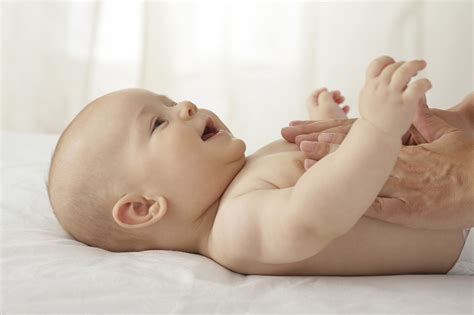 Toucher Masser Un Jeune Enfant Une Rencontre Qui Veille Et D Tend