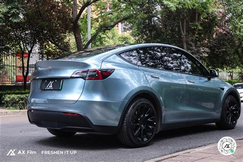 特斯拉model Y 液态金属索玛托蓝