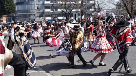 Tradicional Desfile De Fiestas Patrias En Los Ángeles La Tribuna