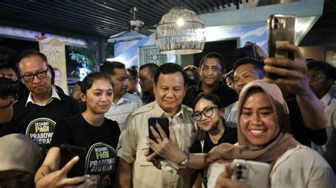 Prabowo Subianto Resmikan Posko Relawan Laskar Pagi Ganjar Bareng