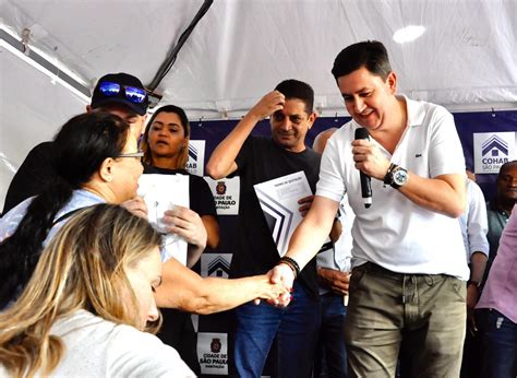 Cohab Entrega Termos De Quita O No Mutir O Nos Bairros