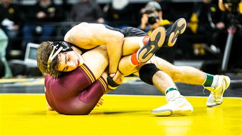 Austin DeSanto returns as Iowa Hawkeye wrestling team beats Ohio State