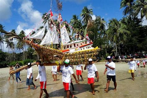 Foto Buang Jung Tradisi Merawat Laut Dari Bangka Selatan