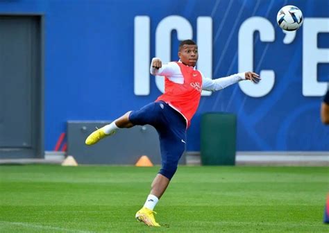 Kylian Mbappe Training Psg August 2022 Artofit