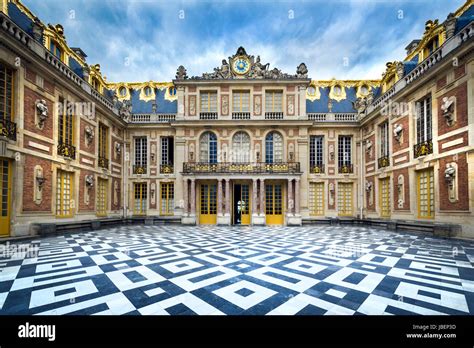 Fachada Del Palacio De Versalles Fotografía De Stock Alamy