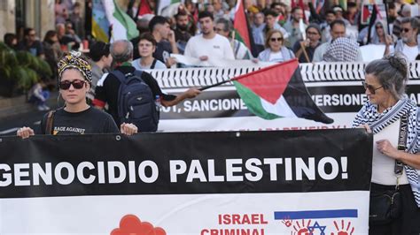 Cientos De Personas Salen A La Calle En Tenerife Contra El Genocidio