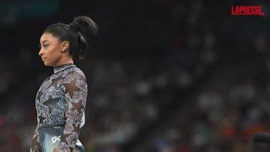 Parigi Biles Trascina Usa Nella Ginnastica Nonostante Infortunio