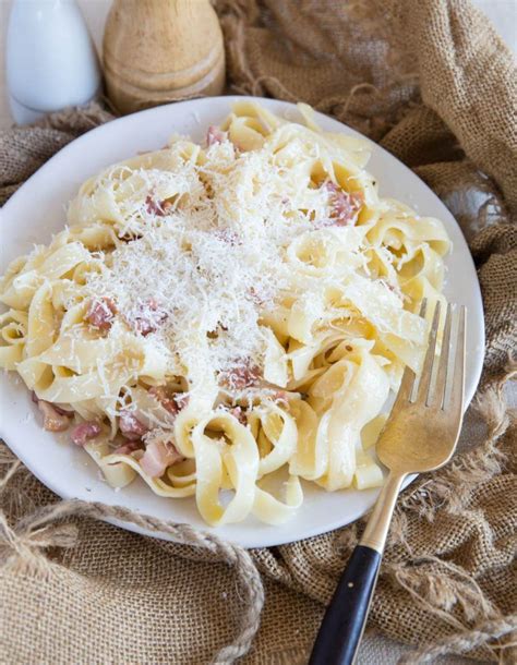 Fettuccine Carbonara No Cream Dont Go Bacon My Heart Fettuccine Carbonara Egg Fettuccine