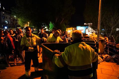 Toneladas De Basura Recogida Por El Servicio De Limpieza Tras El