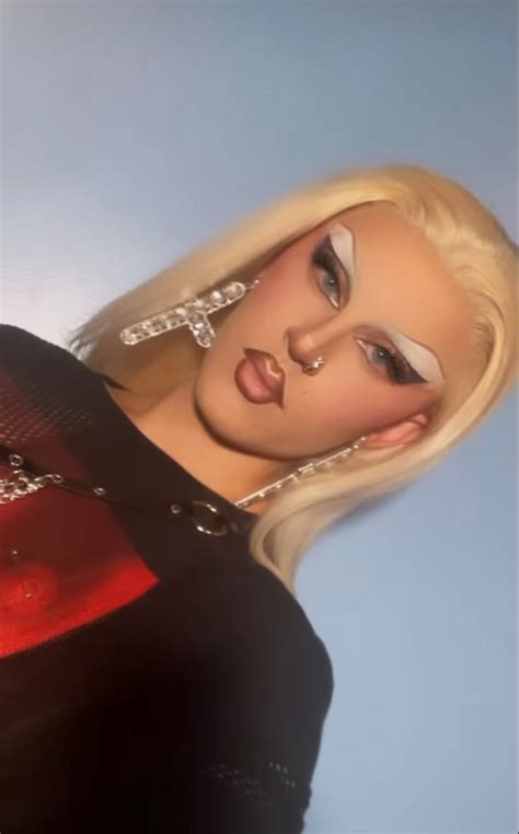 𝗌𝗈𝗃𝗂𝗇𝖼𝖺𝖿𝖾 Daya Drag makeup Drag queen