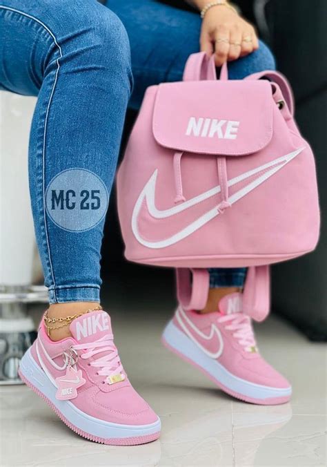 Pin By Bron On Sneakers 👟 Nike Trendy Womens Shoes Sneakers Fashion Nike Shoes Women