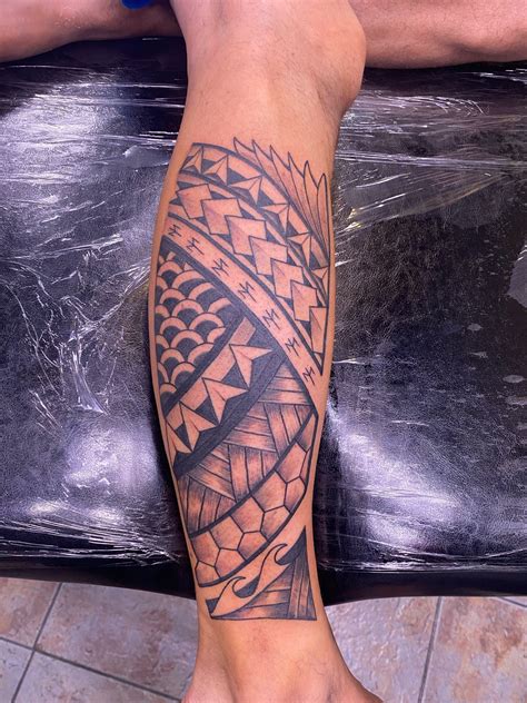 Hawaiian Tribal Leg Tattoos