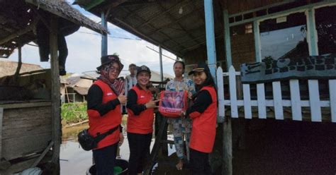 Banteng Mesuji Salurkan Bantuan Ke Korban Banjir Dari Pintu Ke Pintu