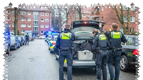 Polizeieinsatz Massenschlägerei in Harburg auch Feuerwehr vor Ort