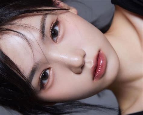 윤유림 ᴗ ˎˊ yrui rm Instagram Aura Makeup Looks Photoshoot Beauty