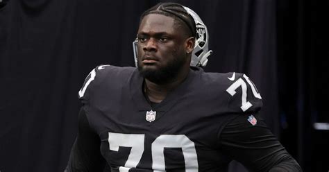 Former Alabama Ol Alex Leatherwood Expected To Make Chicago Bears Debut