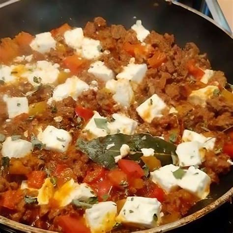 Grieks Gehaktpannetje Met Paprika En Feta Lekker Op Een Broodje Of Jumbo