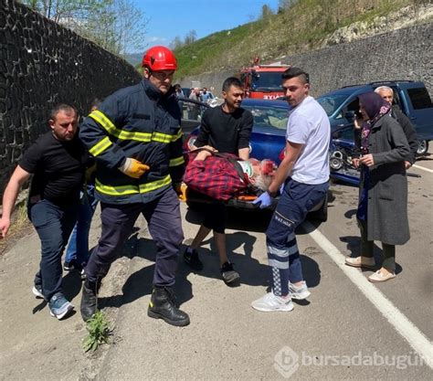 Cenaze yolunda feci kaza 2 si ağır 5 yaralı Foto Galerisi 3