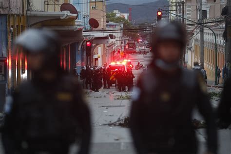 Ex Militares Queman El Congreso De Guatemala Para Exigir Una