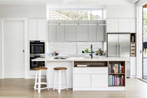 10 Simple Yet Stunning Fresh White Modern Kitchen Ideas Perfect For Small Kitchen