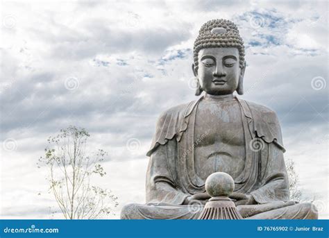 Estatua De Buda Usada Como Amuletos Del Budismo Fotograf A Editorial