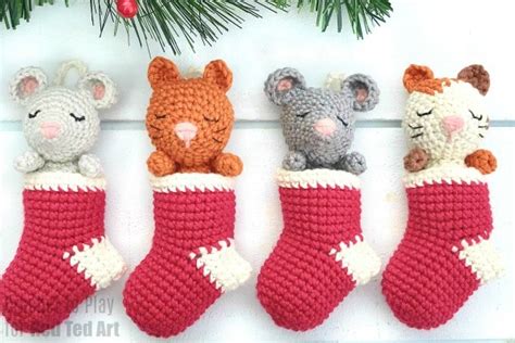 How to Crochet a Mini Stocking Advent Calendar - Red Ted Art - Kids Crafts