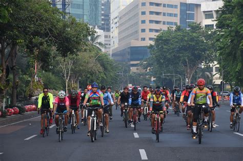 Ratusan Prajurit Korem Gowes Keliling Surabaya BERNAS Id