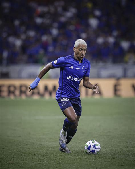 Cruzeiro Oficializa Compra De Matheus Pereira At Super R Dio Tupi