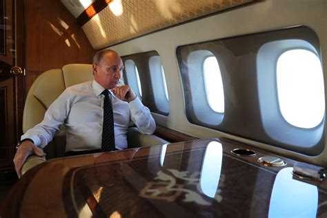 Putin Declares Punishment for Violation of Martial Law, Presidential Plane Seen Fleeing Moscow