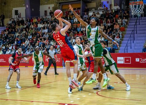 El Jaén CB renueva la confianza en el cuerpo técnico del primer equipo