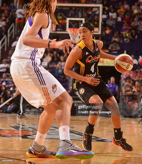 Skylar Diggins Of The Tulsa Shock Dribbles The Ball Up Court Against