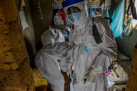 Despite Aid Push Ebola Is Raging In Sierra Leone The New York Times