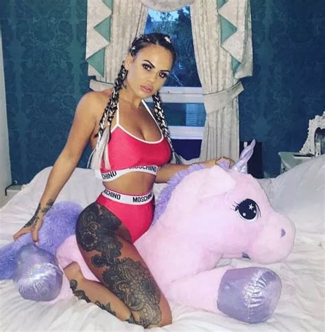 Geordie Shore bombshell is raking in fortune from racy OnlyFans foot ...