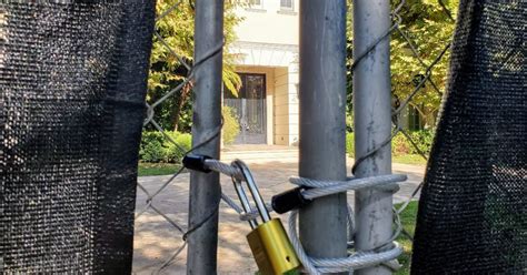 Menendez Brothers Murder House Photos | ZiFM Stereo