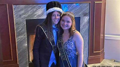 Lesbian Couple Voted Prom King And Queen At Ohio High School