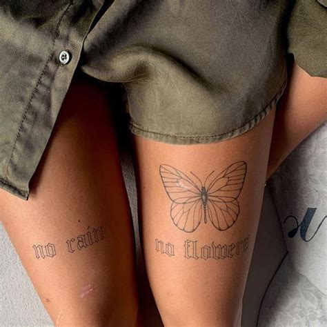 Fine Line Tattoo Van Vlinder Met Een Quote Op Dij Gezet Door Stacks