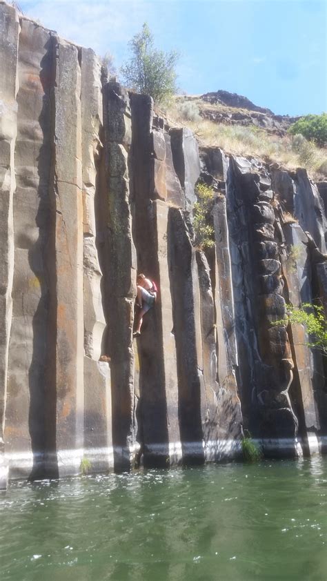 Oregon has lovely basalt columns for DWS. (DWS bandwagon) : r/climbing