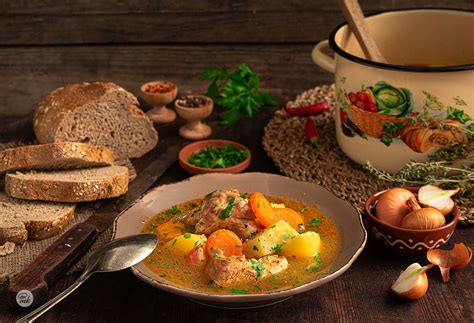 Свинска яхния със зеленчуци от MateKitchen