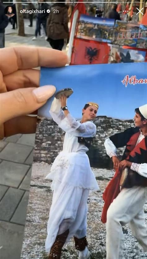 Kështu duket Olta Gixhari me veshje tradicionale Kosova Sot