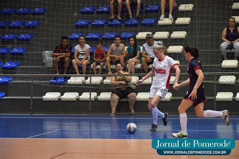 Fotos Disputa De Lugar Campeonato Municipal De Futsal Feminino