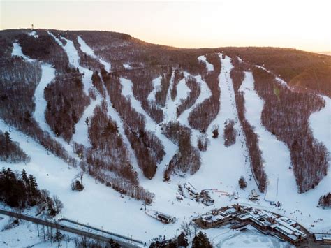 4 Best Ski Resorts in Massachusetts, 2023/24