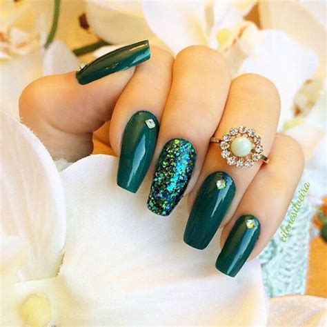 30 Outstanding Emerald Green Nails Art Designs For You Green Nail