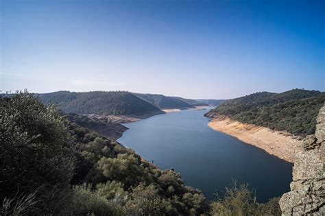 Vista del río tajo desde el mirador del salto del gitano en el parque