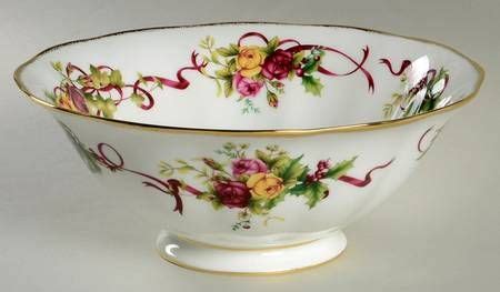 Royal Albert Old Country Roses Christmas Tree Round Vegetable