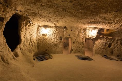 Ciudad subterránea de la cueva de derinkuyu capadocia Foto Premium