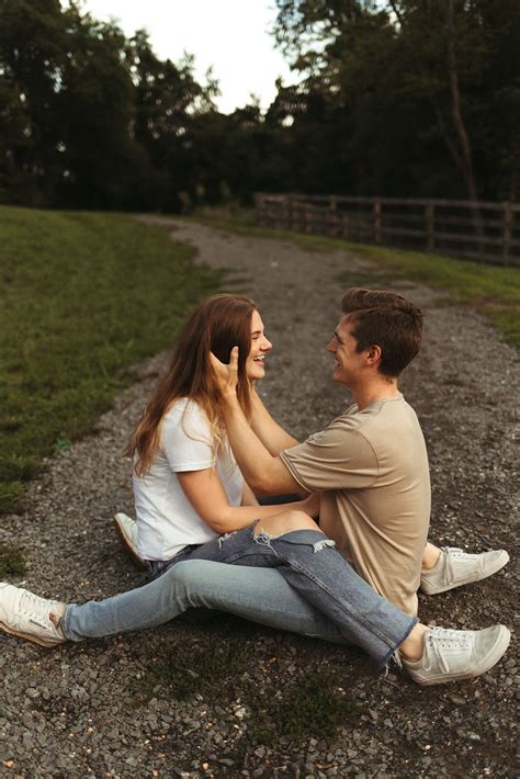 Casual Couples Photoshoot Ripped Jeans And Tee Shirt In 2022 Couples Poses For Pictures