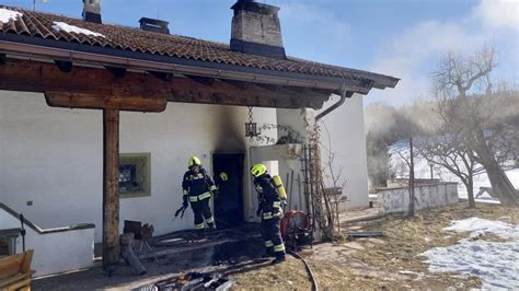 Deutschnofen Feuerwehr L Scht Brand Auf Bauernhof Chronik Stol It