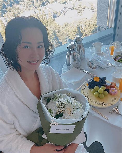 須田朱音さんのインスタグラム写真 須田朱音instagram「𝑯𝒐𝒕𝒆𝒍 𝒔𝒂𝒕𝒚﻿ ﻿ Maliaちゃんとのstaycation🏨